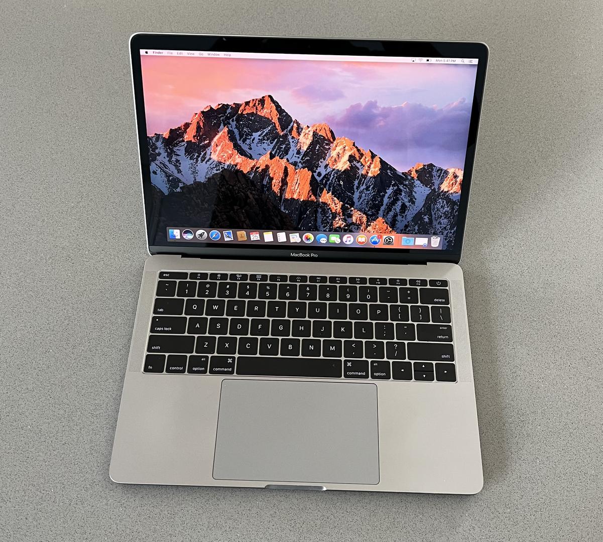 MacBook Pro 2016 (No Touch Bar) - 13 inch - Guide, Specs, Prices