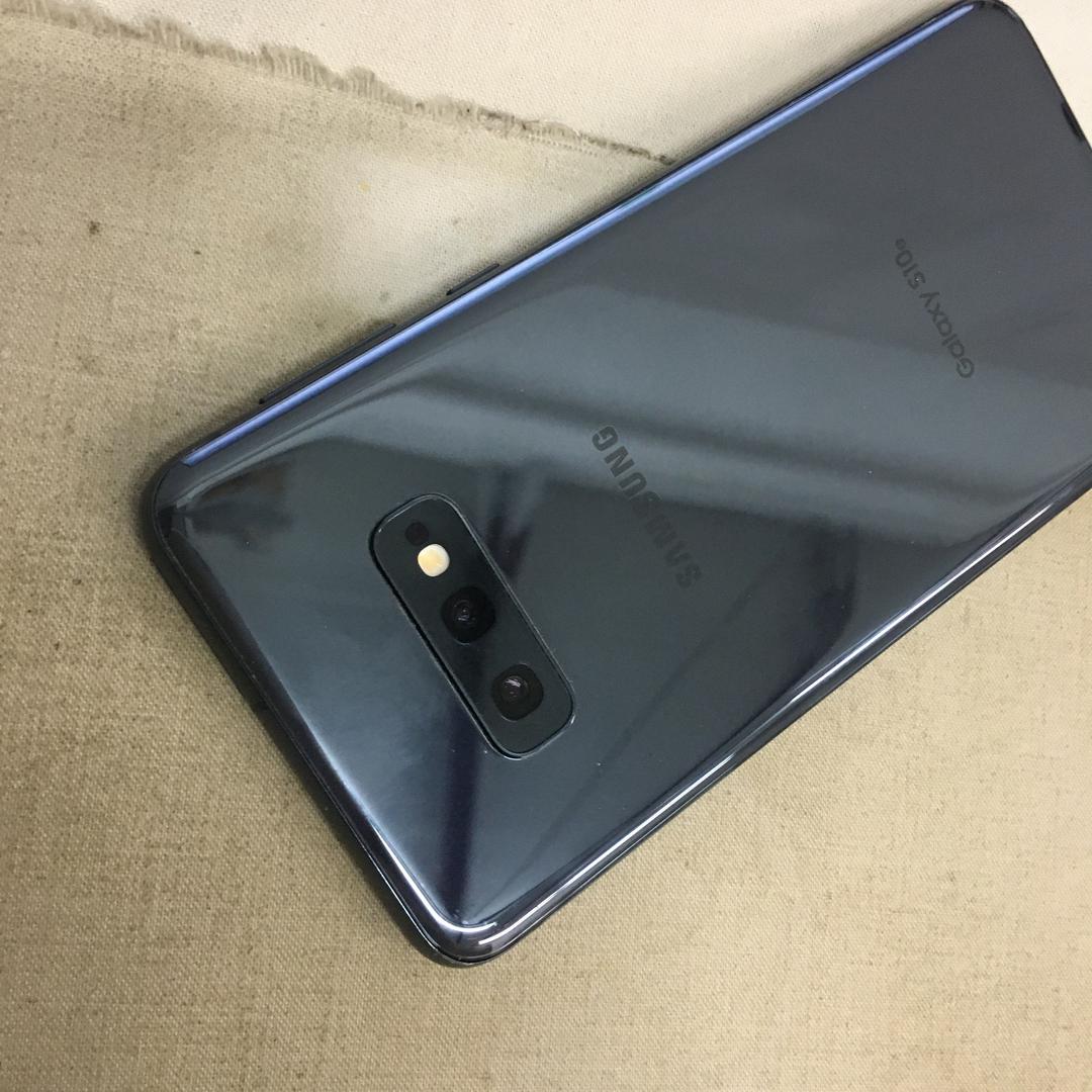 Samsung Galaxy S10e, color Black