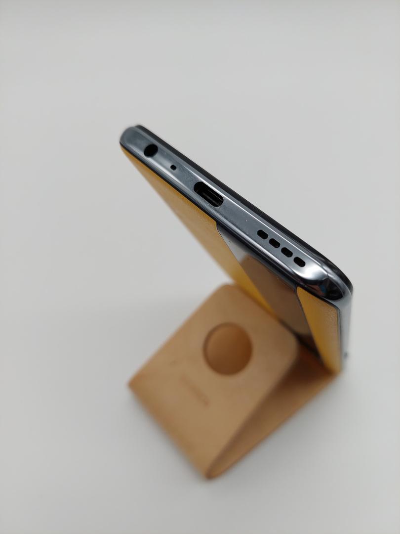 Realme GT 5G, color Gold