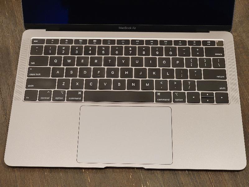 MacBook Air 2018 - 13", color Gray