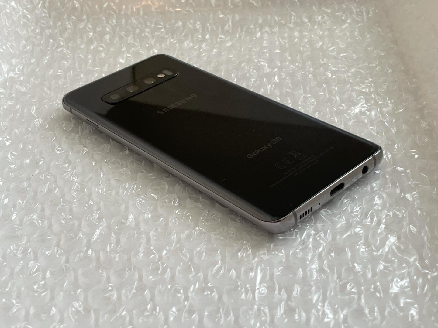 Samsung Galaxy S10, color Black