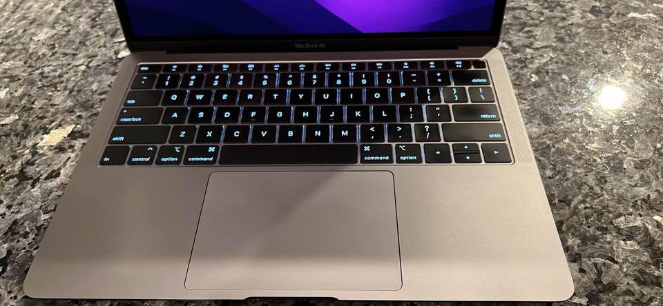 MacBook Air 2019 - 13", color Gray