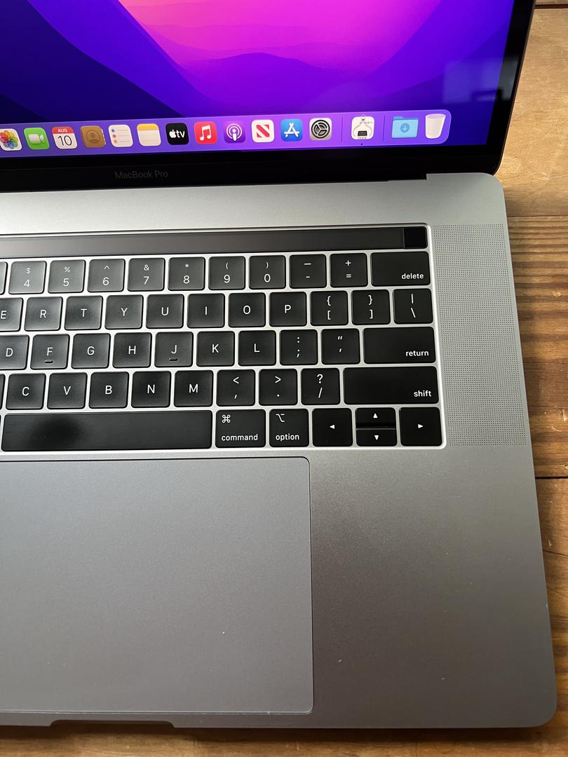 MacBook Pro 2018 (With Touch Bar) - 15", color Gray