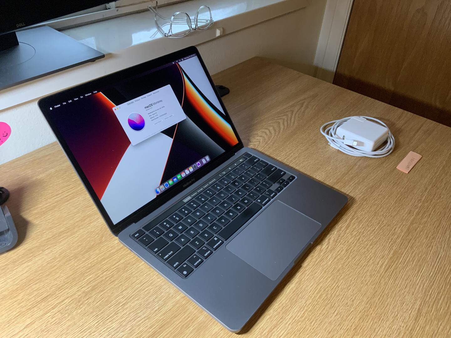 MacBook Pro 2020 - 13", color Gray