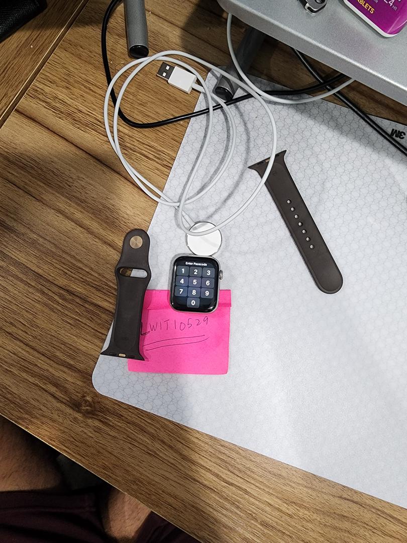 Apple Watch Series 5 44mm, color Silver