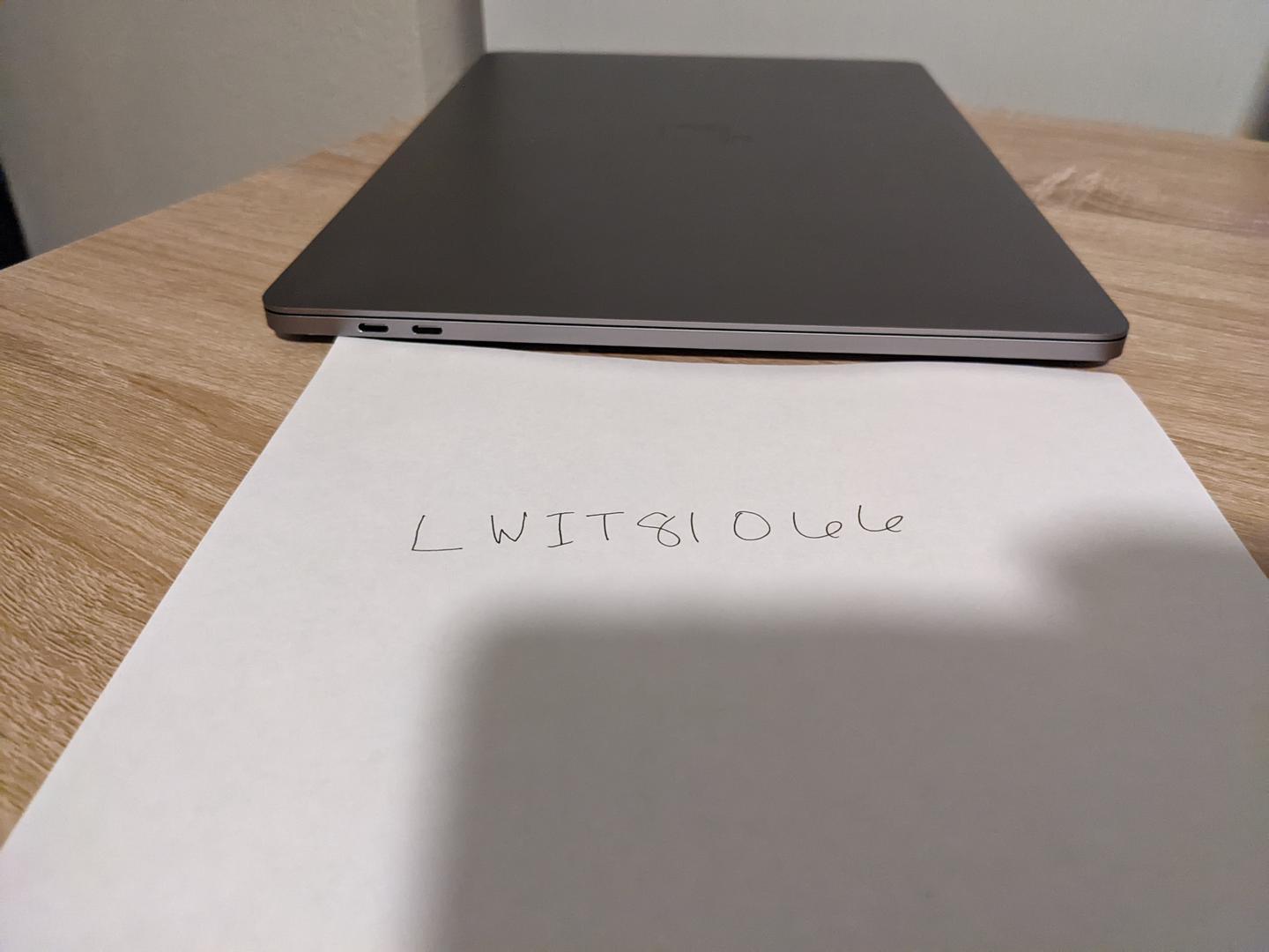 MacBook Pro 2019 - 15", color Gray