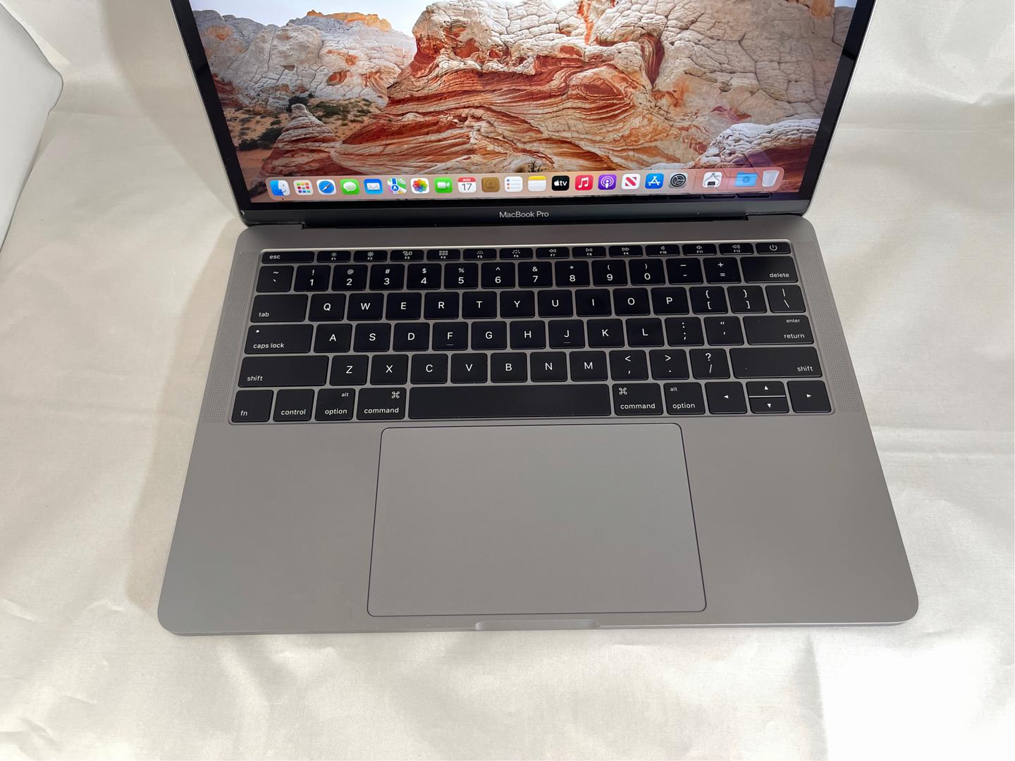 MacBook本体 MacBook Pro 13 2016 non-touch bar MacBook Pro (13-inch, 2016, Two Thunderbolt 3 ports) - Technical