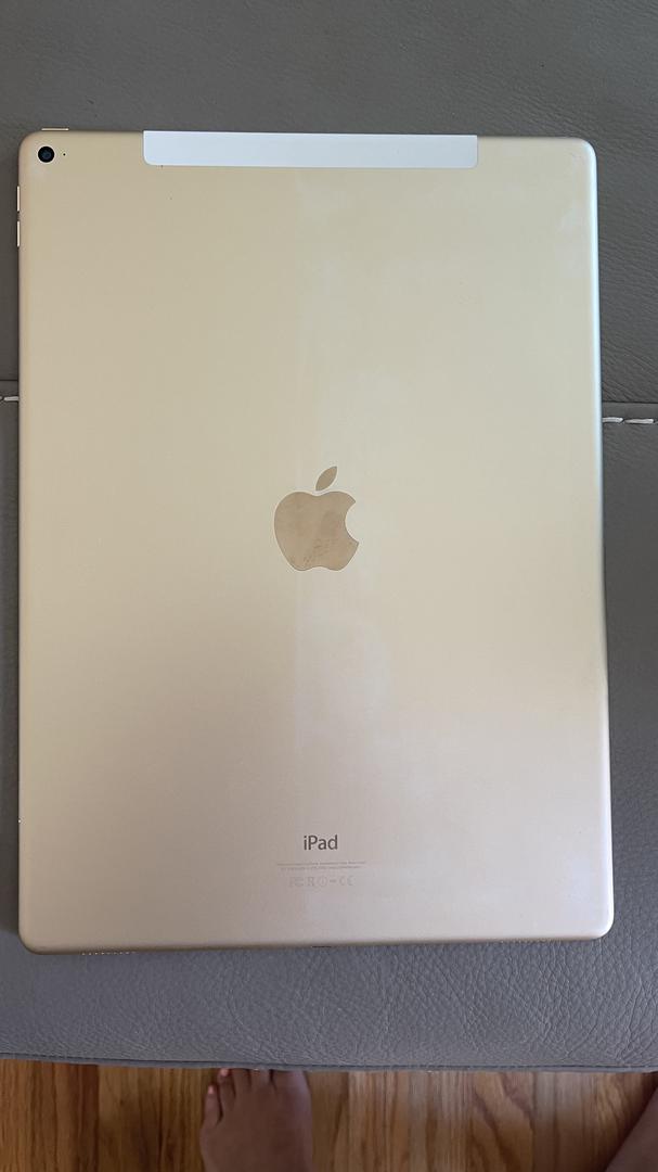 Apple iPad Pro 12.9" 1st Gen 2015, color Gold