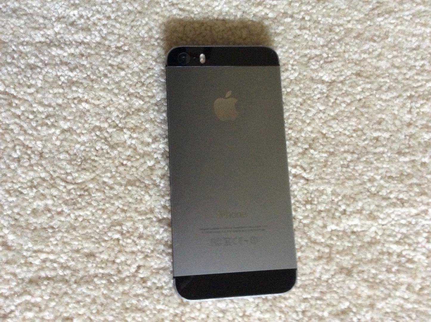 Apple iPhone 5S, color Gray