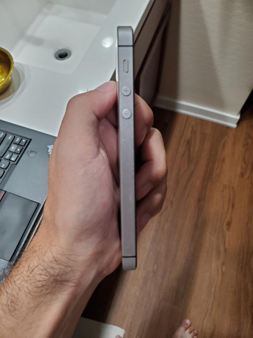 Apple iPhone SE 1st Gen 2016, color Grey