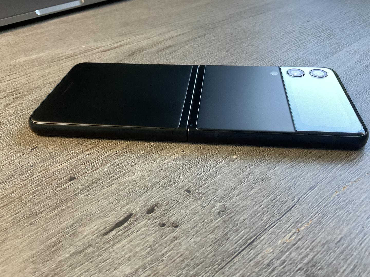 Samsung Galaxy Z Flip3 5G, color Black