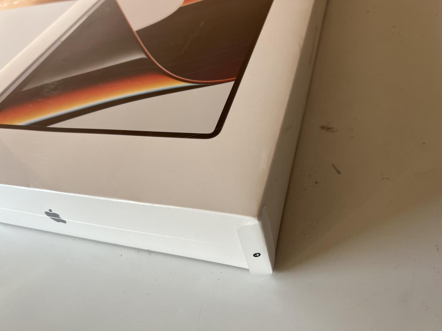 MacBook Pro 2021 - 16", color Gray