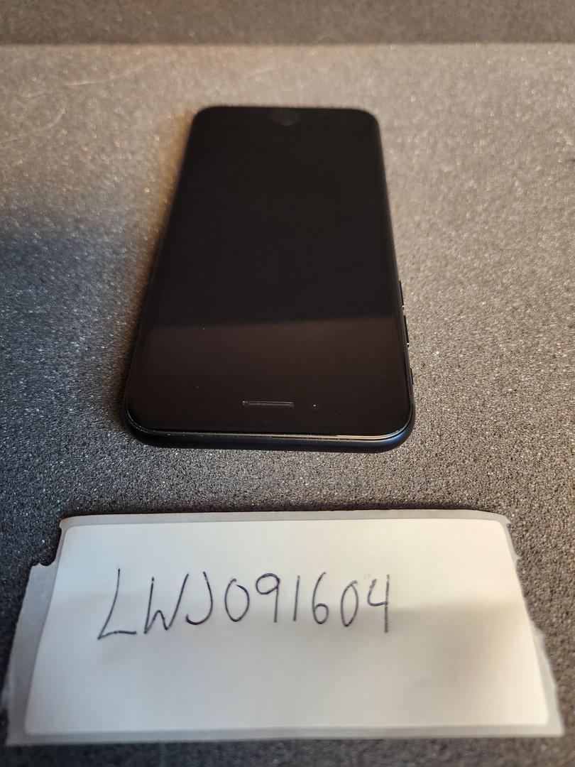 Apple iPhone SE 3rd Gen 2022, color Midnight