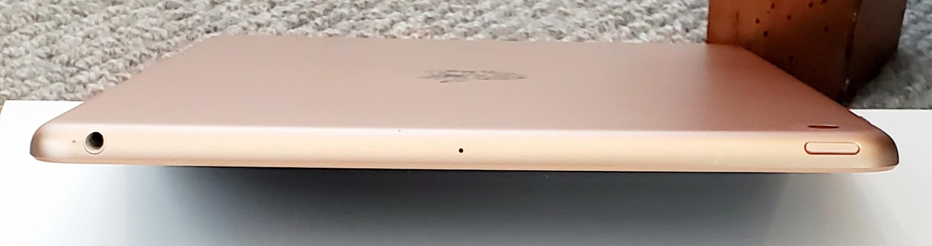 Apple iPad 6th Gen, color Gold