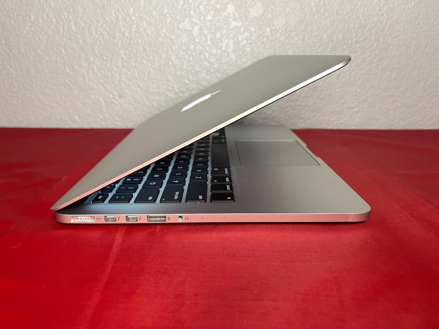 MacBook Pro 2015 (Retina) - 13", color Silver