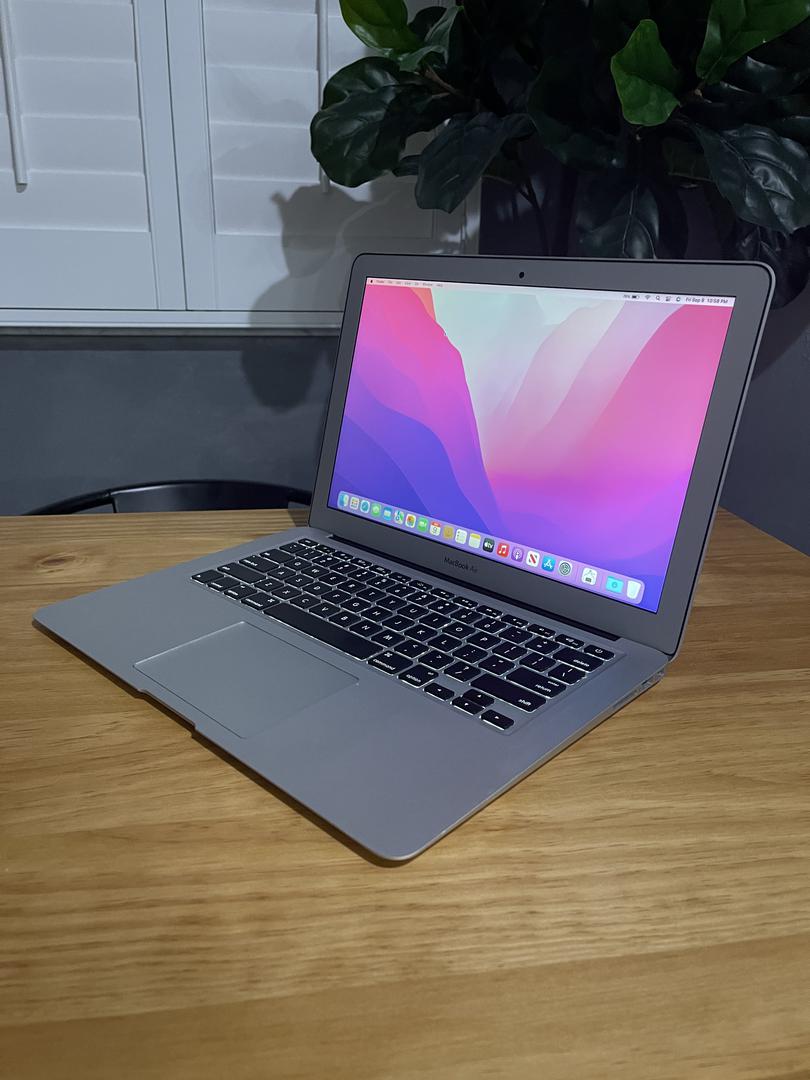 MacBook Air 2017 - 13", color Silver