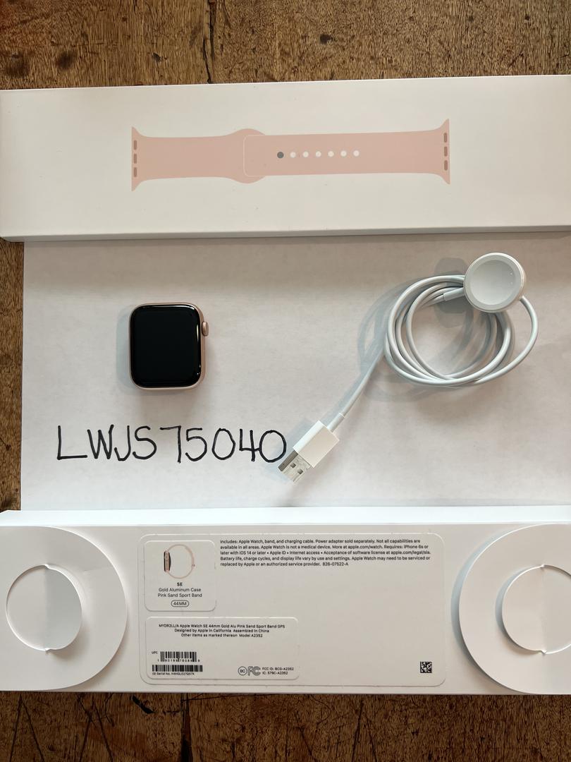 Apple Watch SE 1st Gen 44mm, color Gold