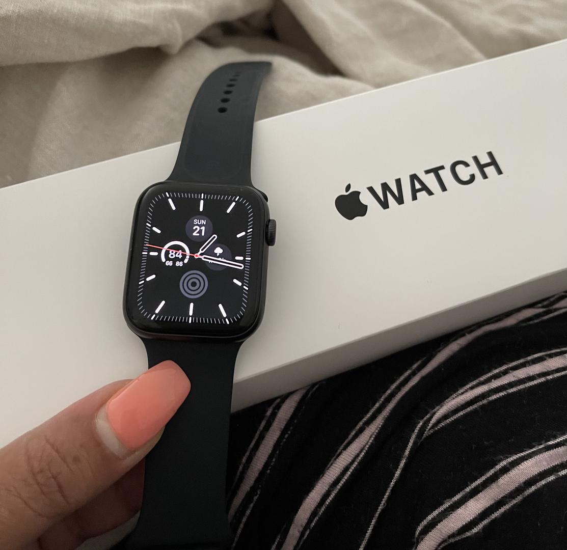 Apple Watch SE 1st Gen 44mm, color Gray