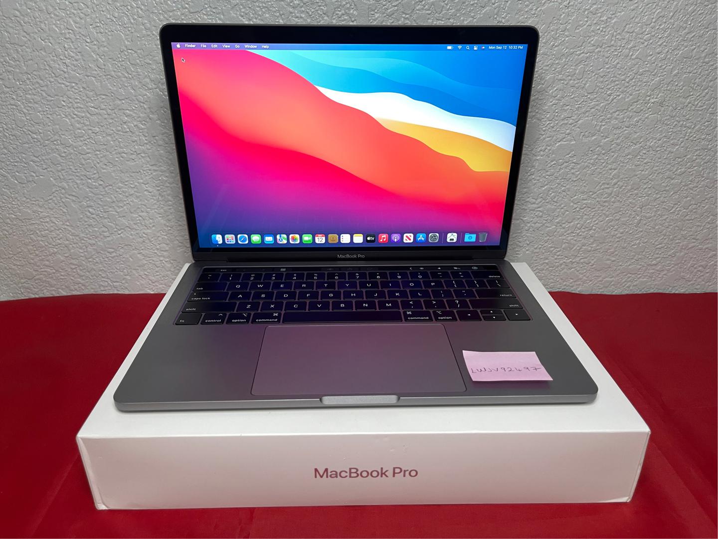 MacBook Pro 2018 (With Touch Bar) - 13 inch - Guide, Specs, Prices