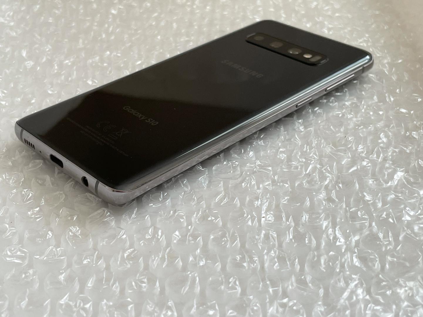 Samsung Galaxy S10, color Black