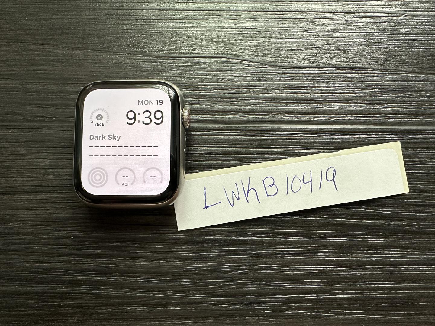 Apple Watch Series 5 44mm, color Titanium