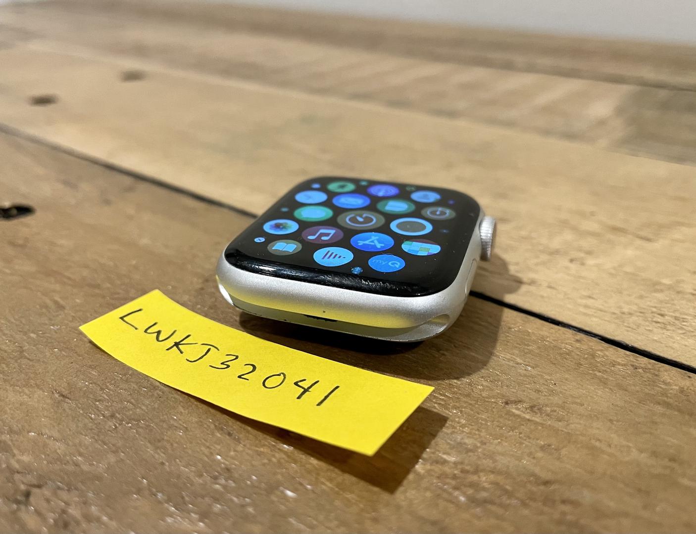 Apple Watch Series 4 44mm, color Silver