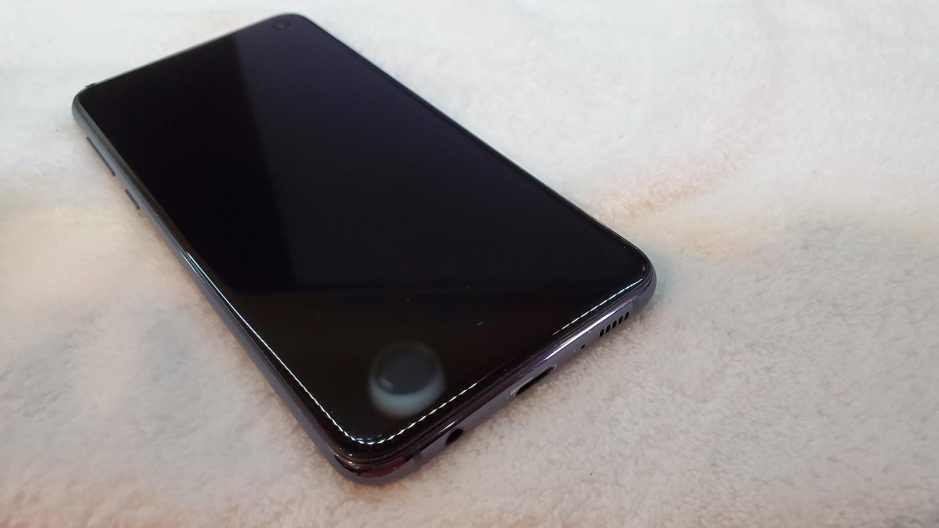 Samsung Galaxy S10e, color Black