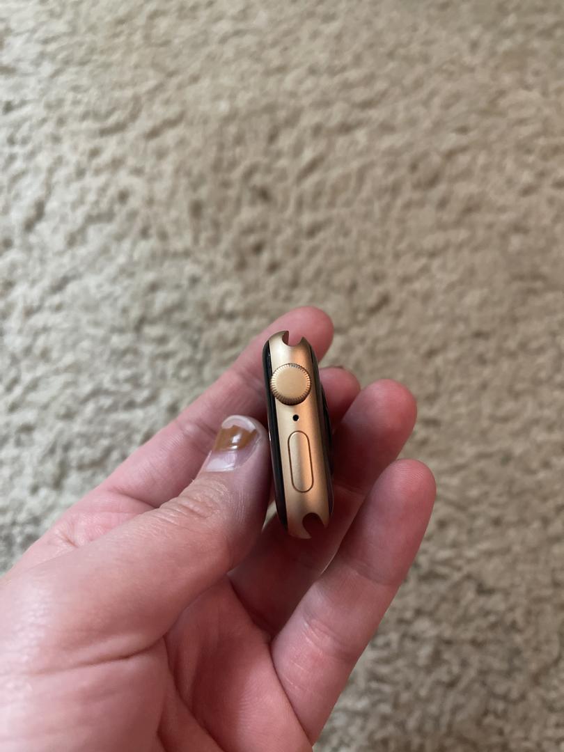 Apple Watch SE 2nd Gen 40mm, color Starlight