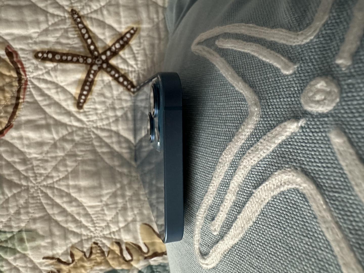 Apple iPhone 13, color Blue