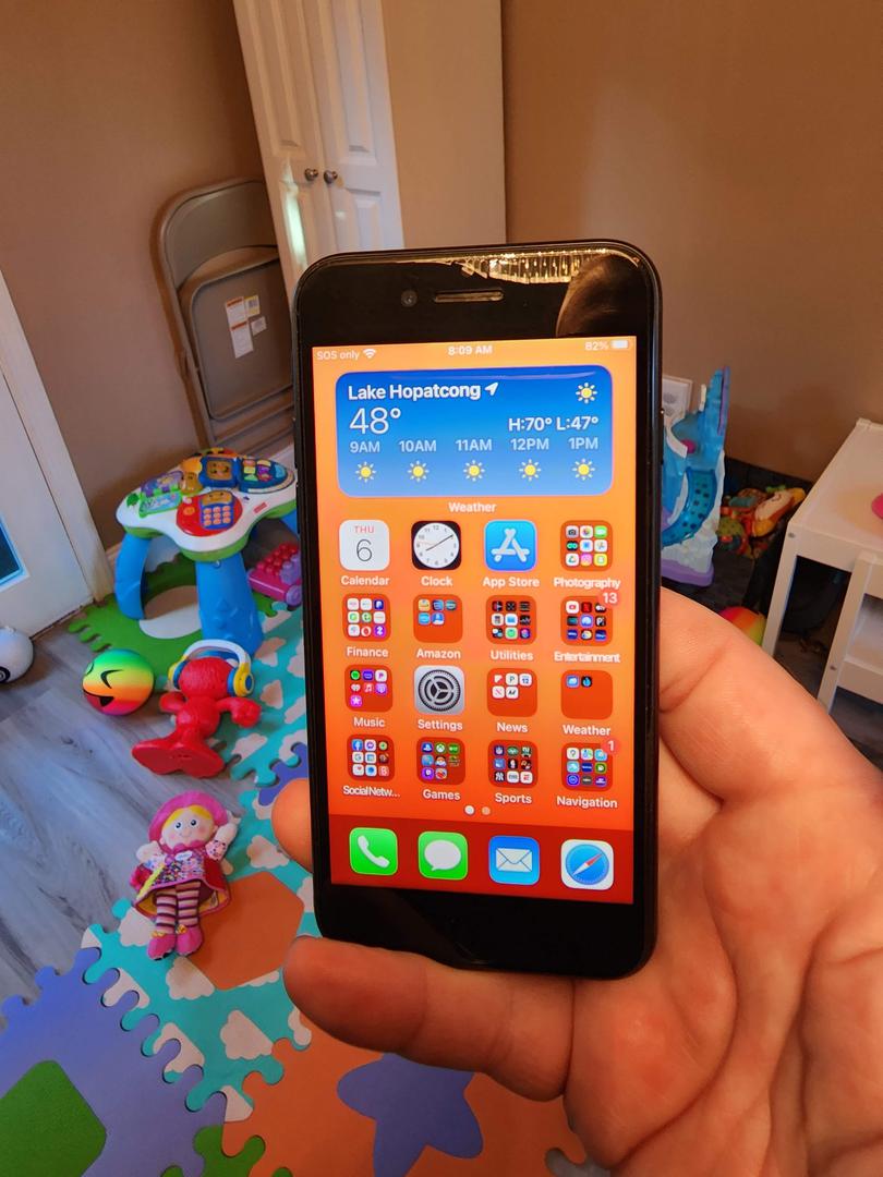 Apple iPhone SE 3rd Gen 2022, color Midnight