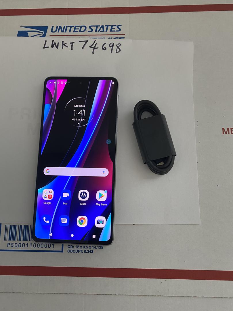 Motorola Edge Plus (2022), color White