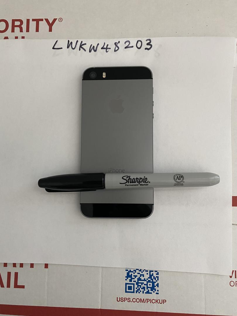 Apple iPhone 5S, color Gray