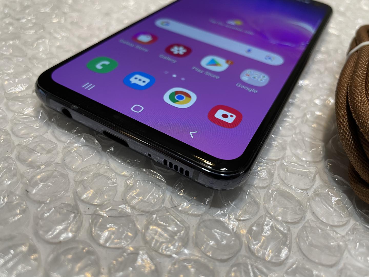 Samsung Galaxy S10e, color Black