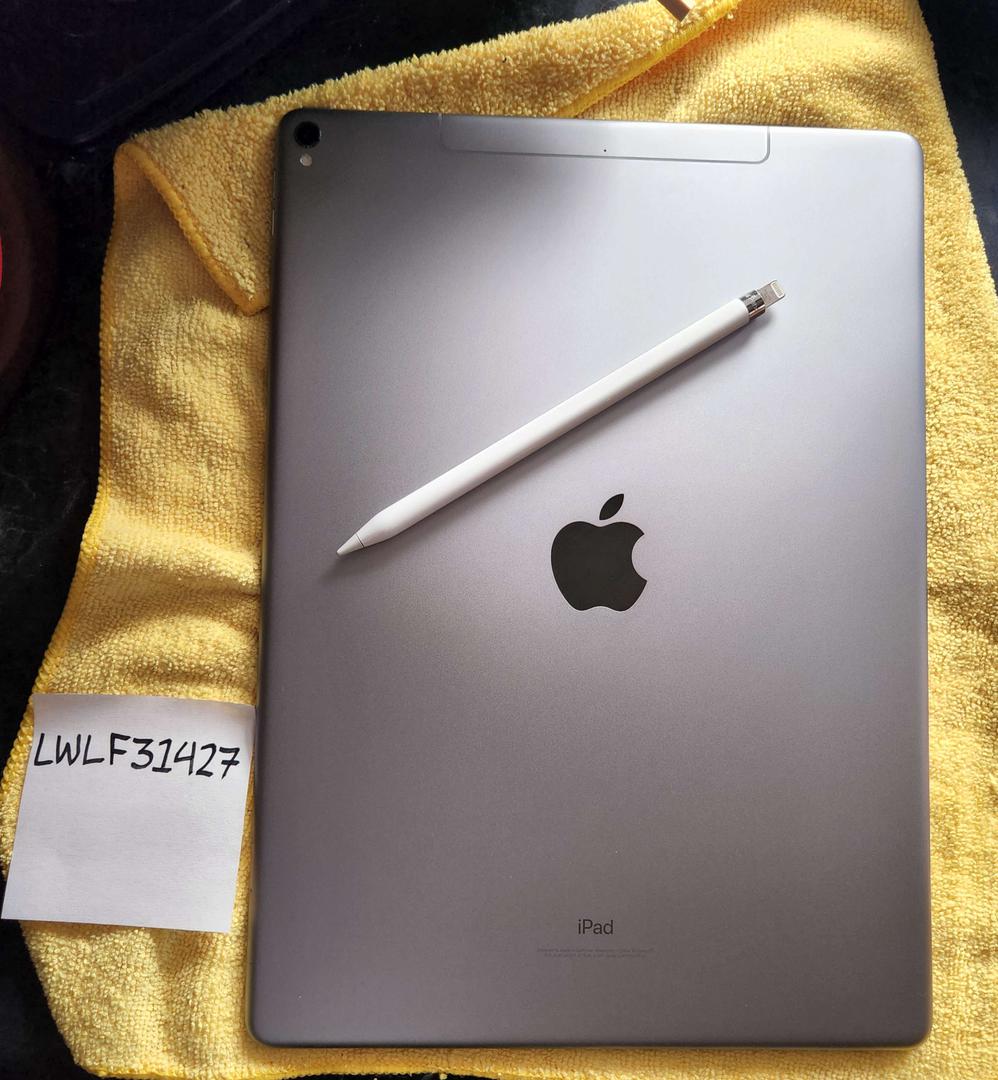 Apple iPad Pro 12.9" 2nd Gen 2017, color Gray