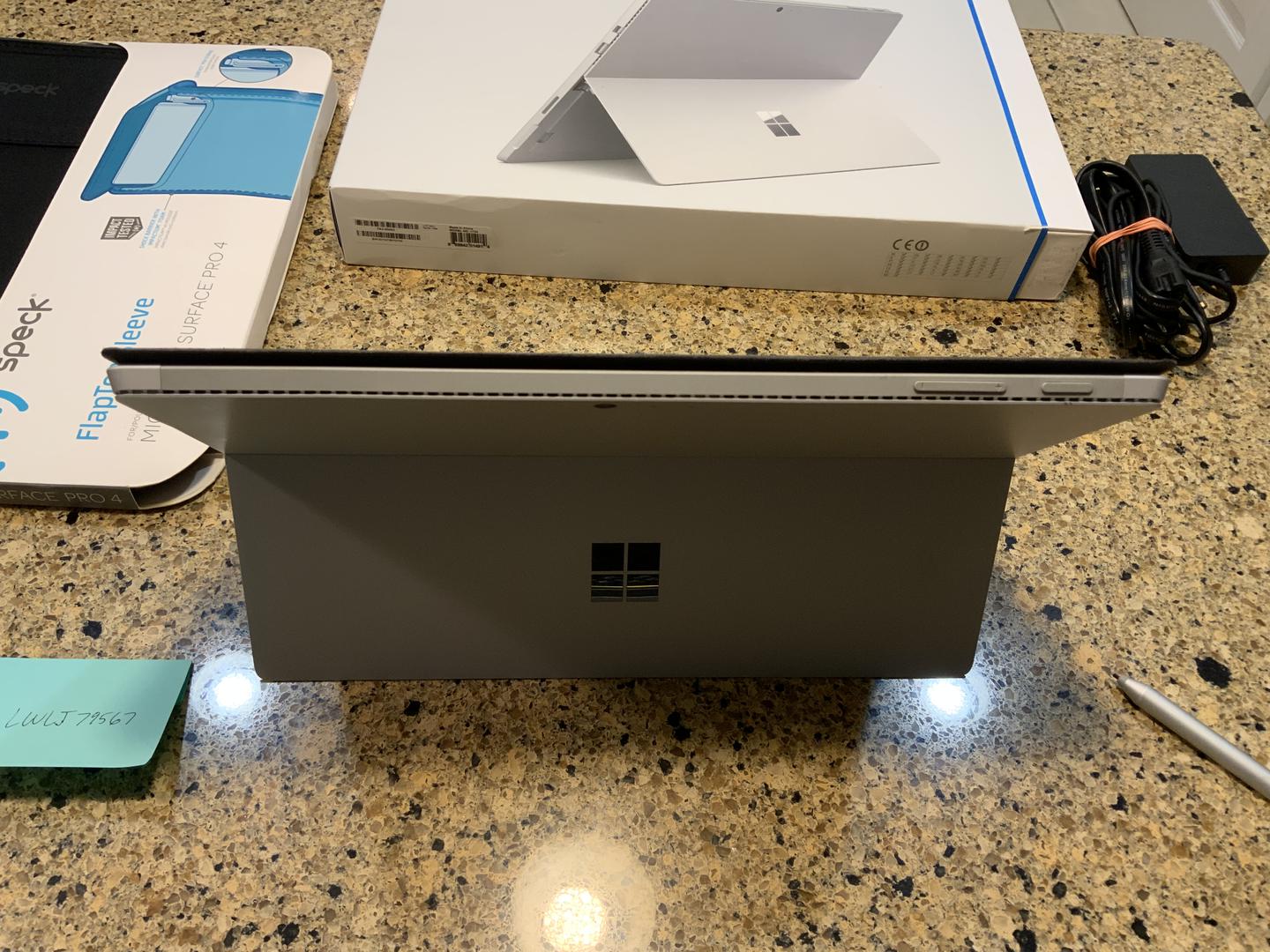 Microsoft Surface Pro 4 - 12.3 Inch, color Silver