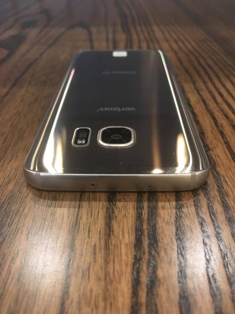 Samsung Galaxy S7, color Gold
