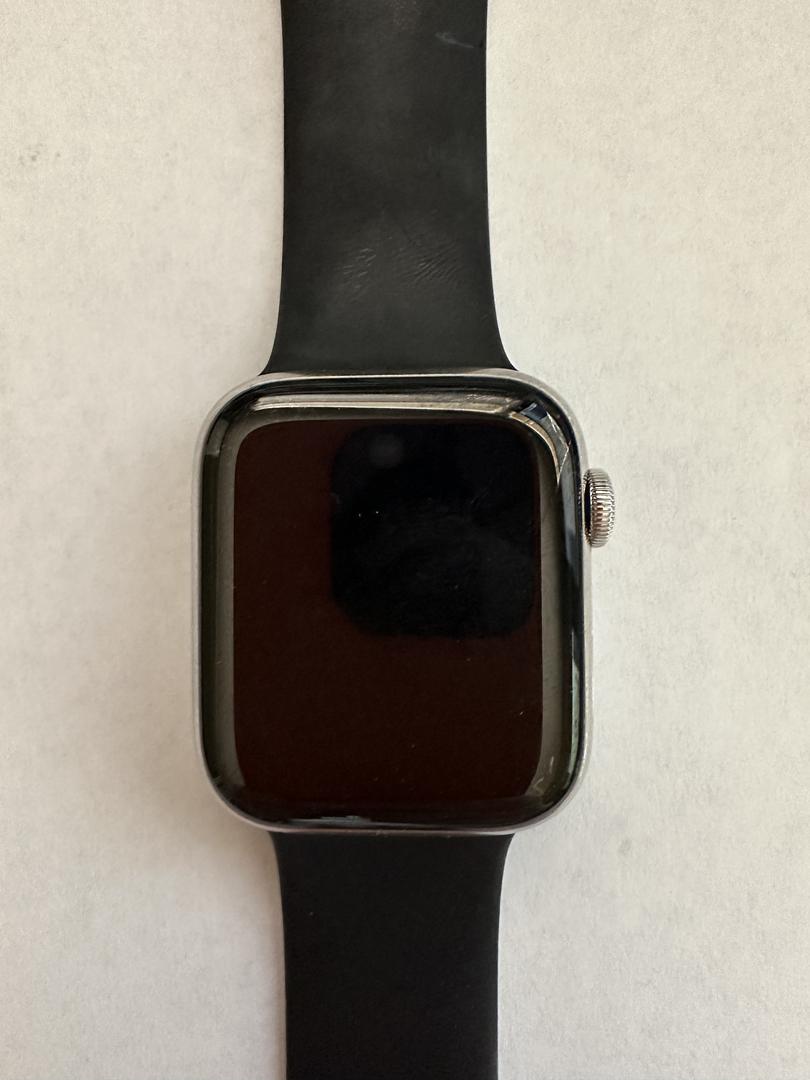 Apple Watch Series 4 44mm, color Silver