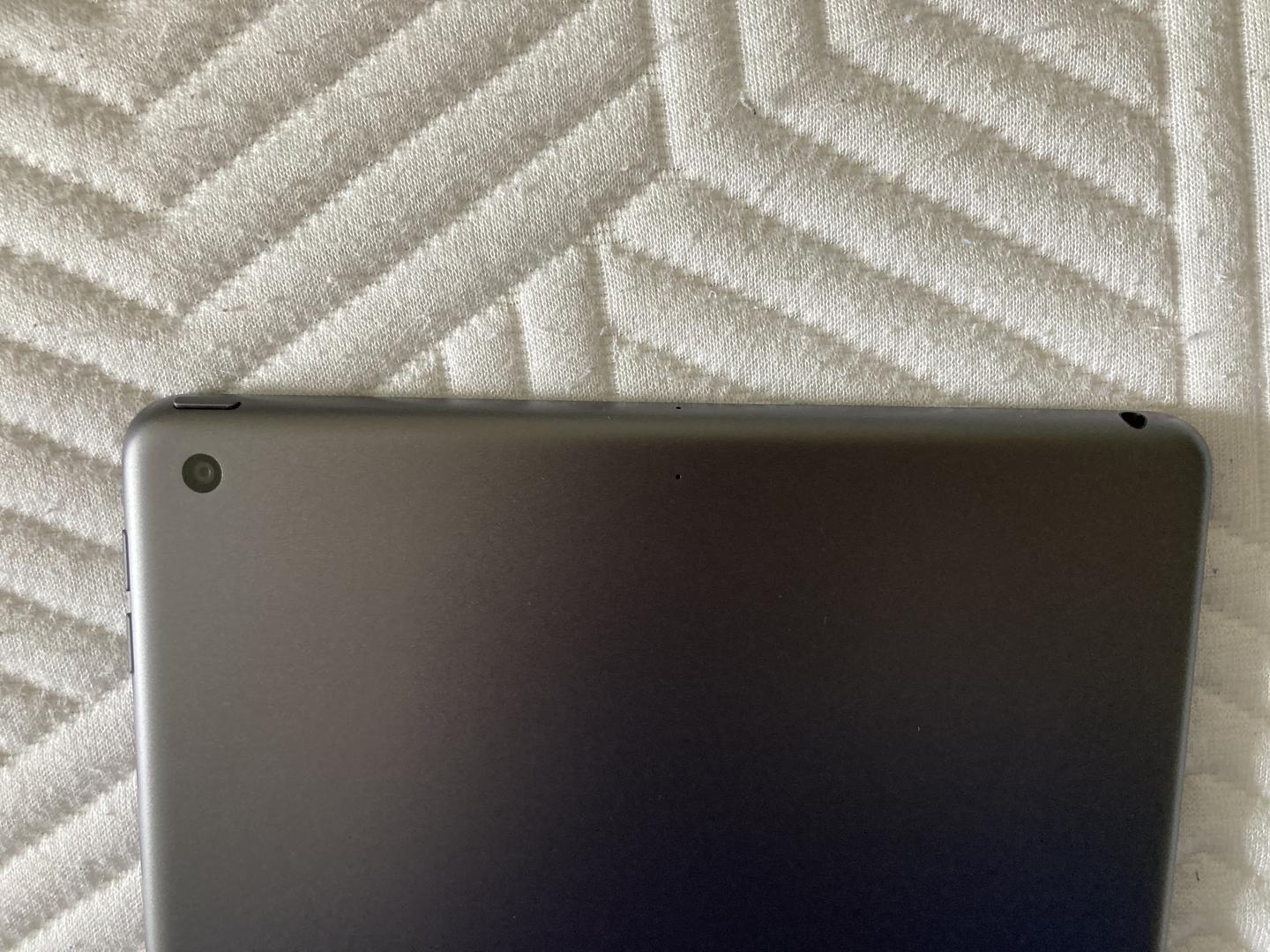 Apple iPad 9th Gen, color Gray