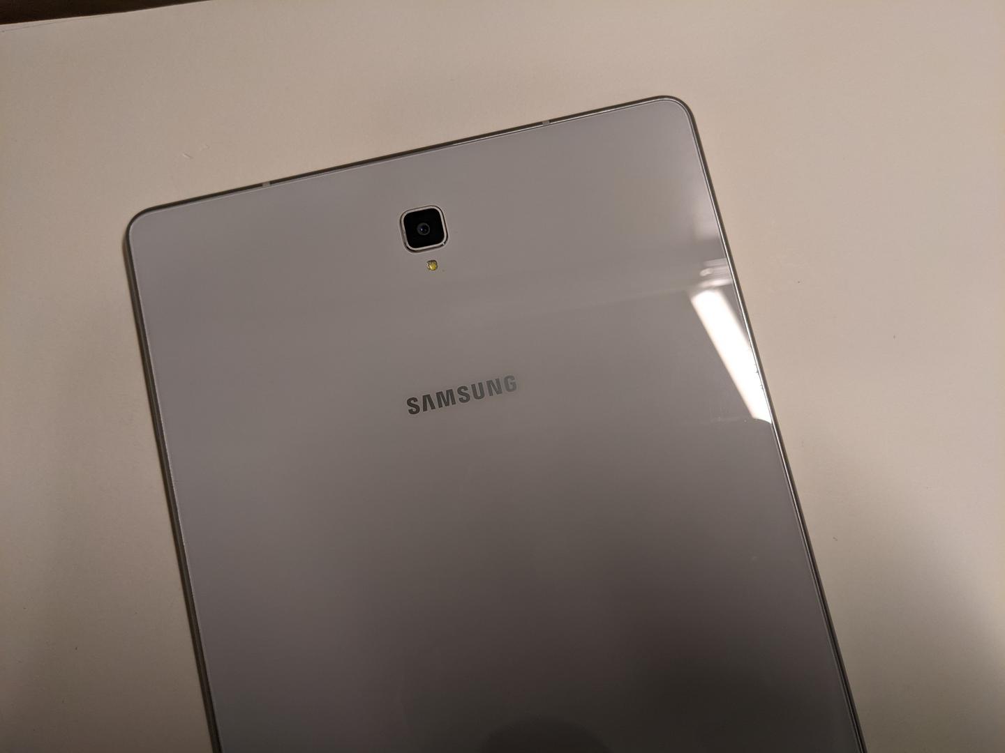 Samsung Galaxy Tab S4, color White