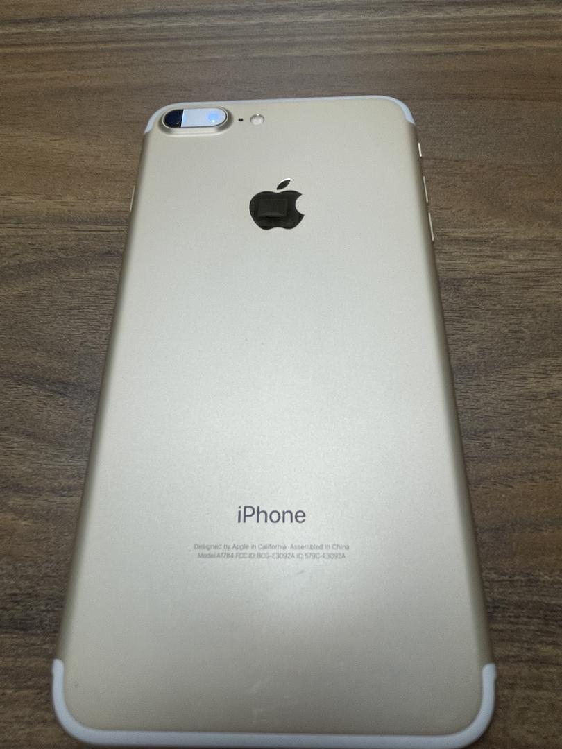 Apple iPhone 7 Plus, color Gold