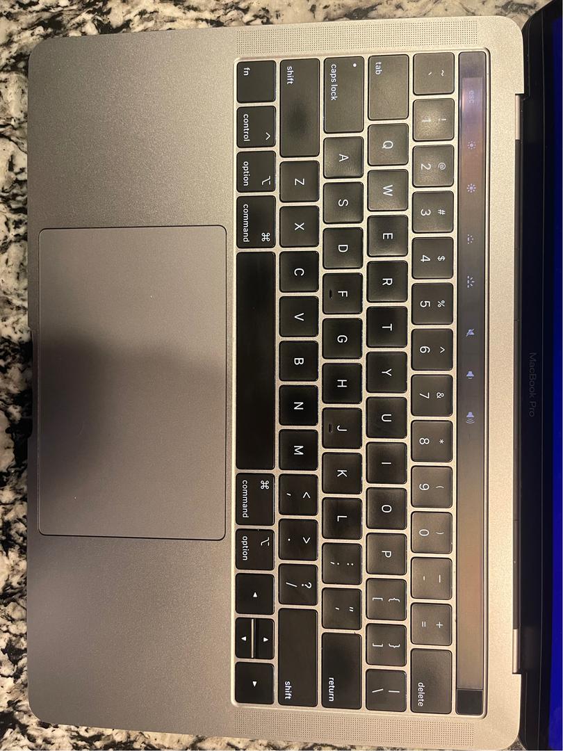 MacBook Pro 2019 - 13", color Gray