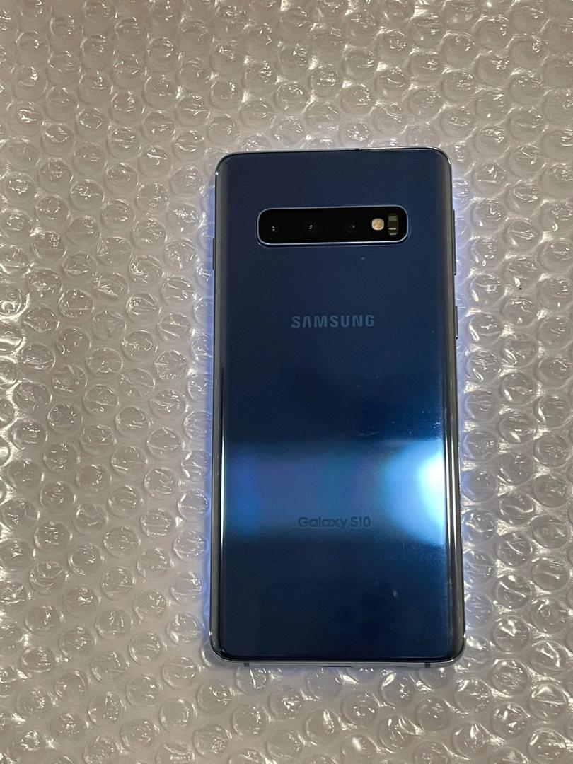 Samsung Galaxy S10, color Blue