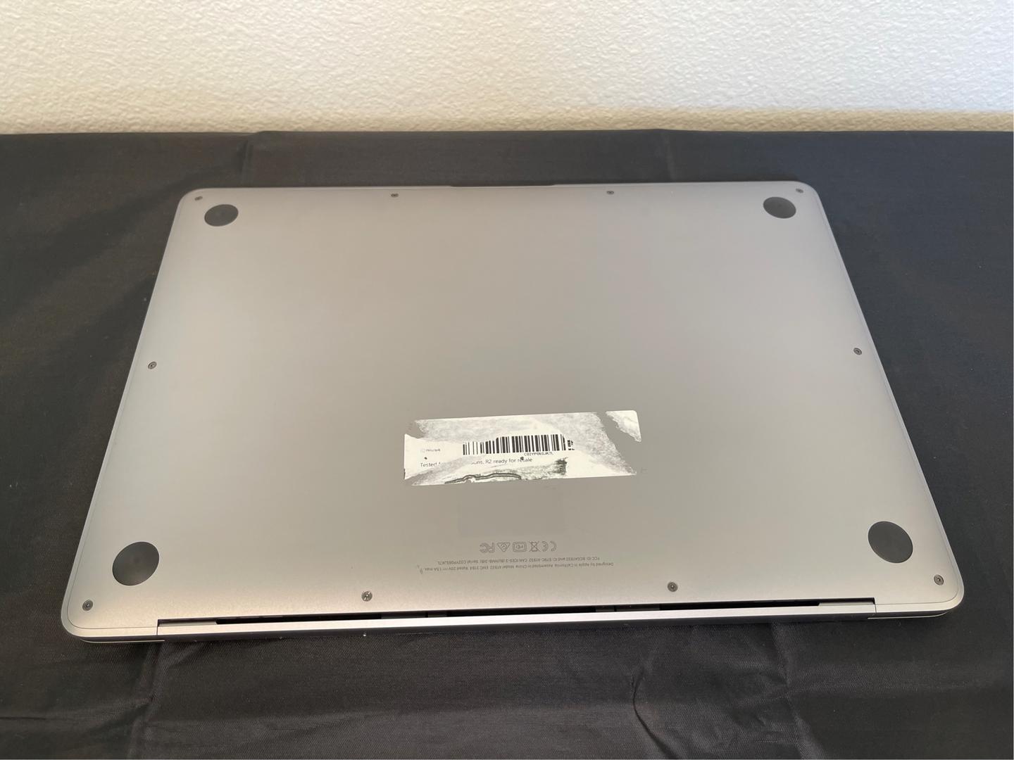 MacBook Air 2018 - 13", color Gray