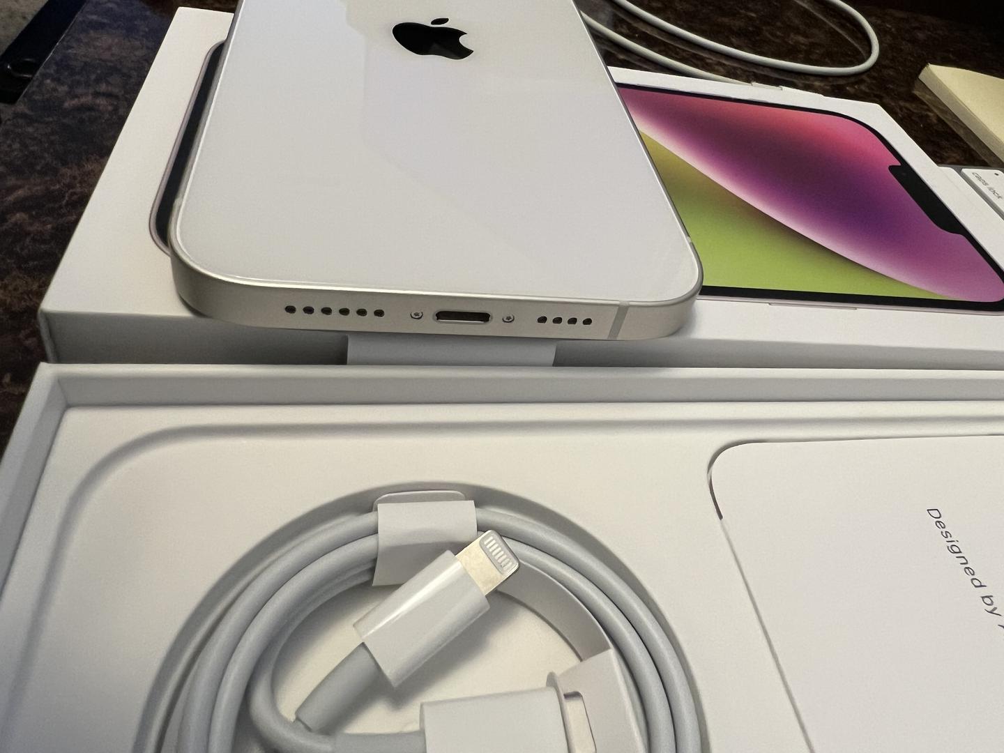 Apple iPhone 14 Plus, color Starlight