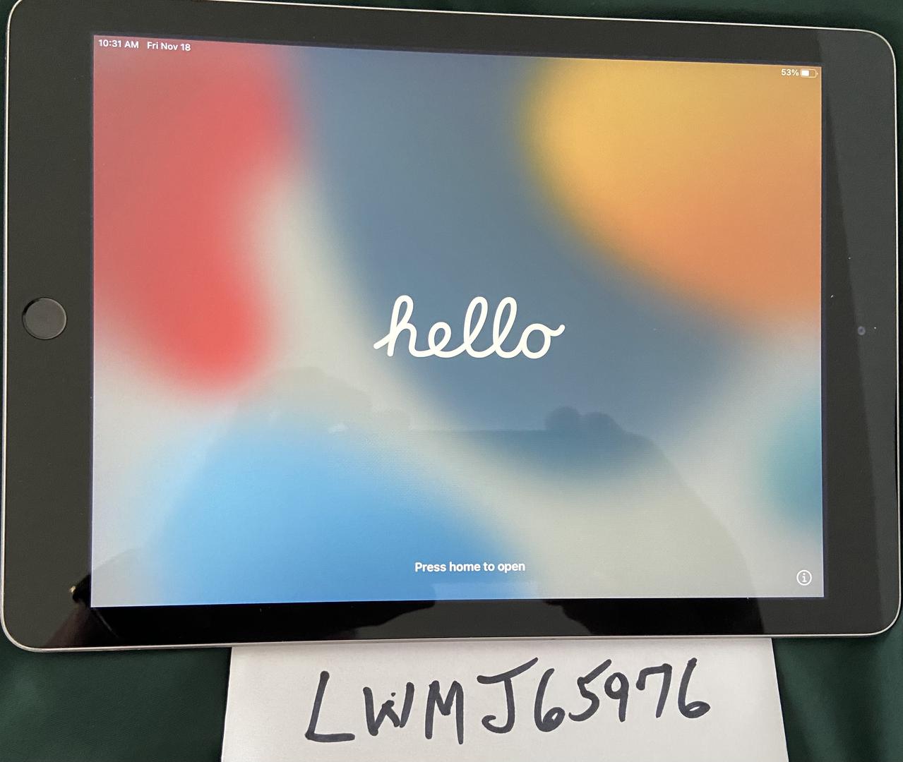 Apple iPad 5th Gen, color Gray