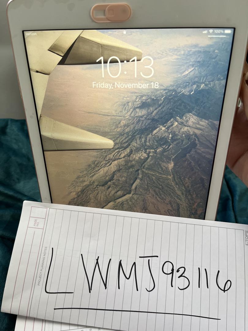 Apple iPad 6th Gen, color Gold