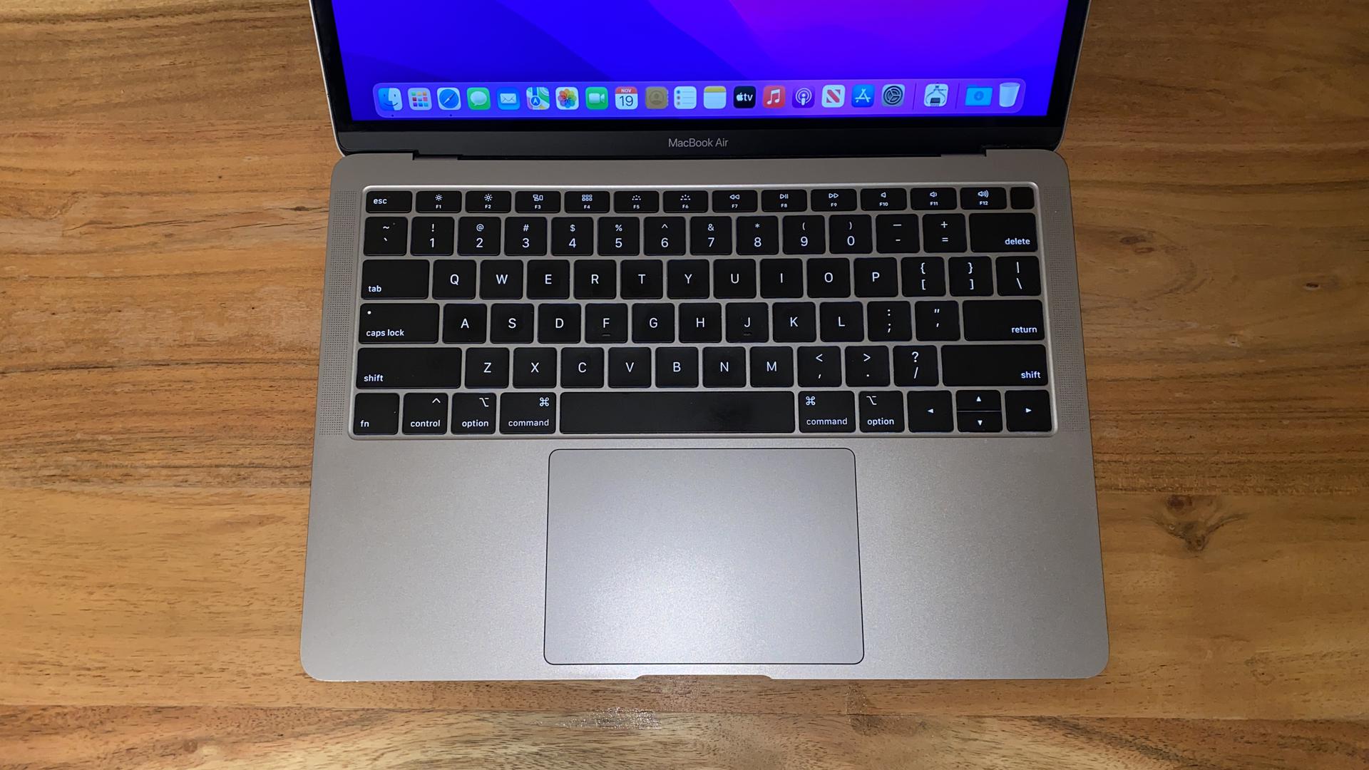 MacBook Air 2018 - 13", color Gray