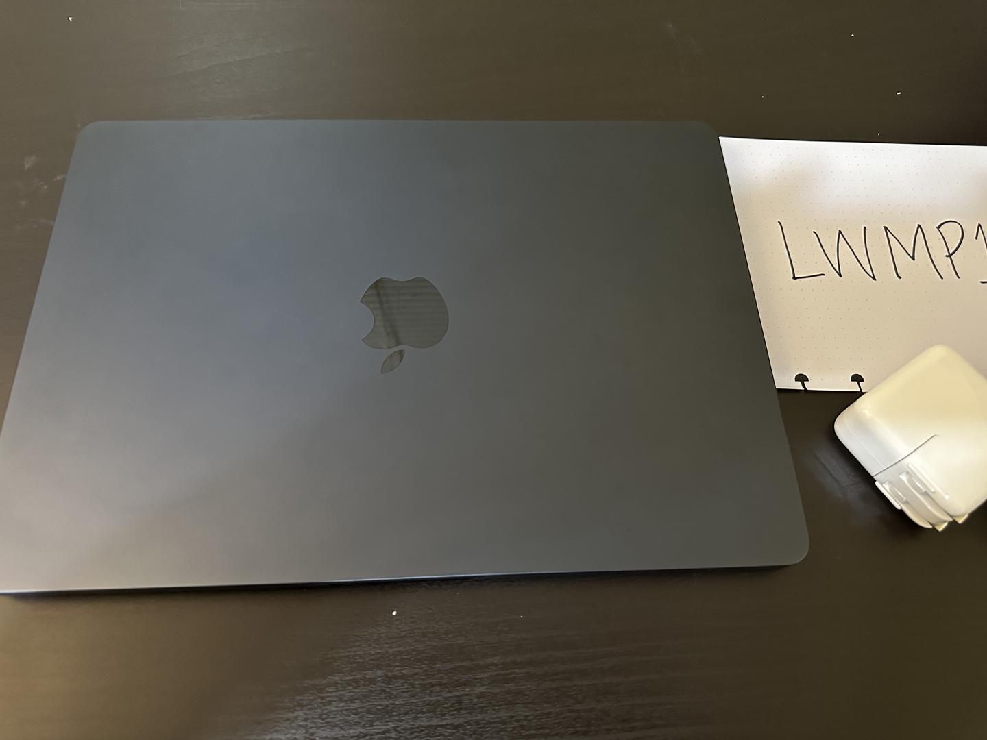 MacBook Air 2022 - 13", color Midnight