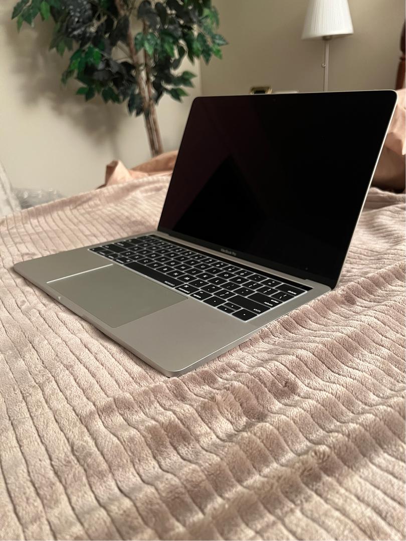 MacBook Pro 2017 (With Touch Bar) - 13", color Silver