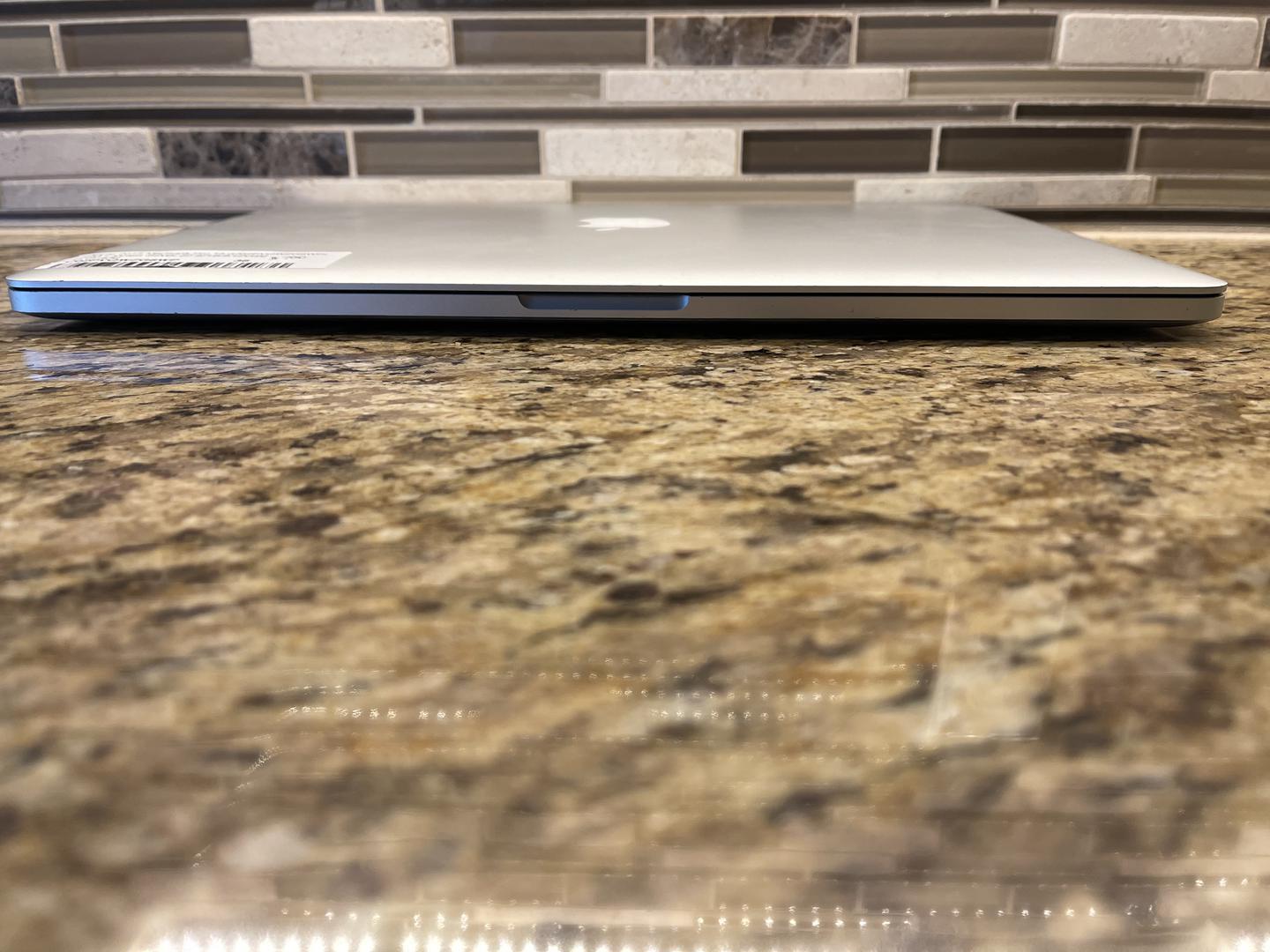 MacBook Pro 2015 (Retina) - 15", color Silver